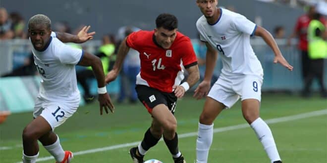 تطورات إصابة زيزو قبل مواجهة فرنسا..وطبيب المنتخب يوضح حالته