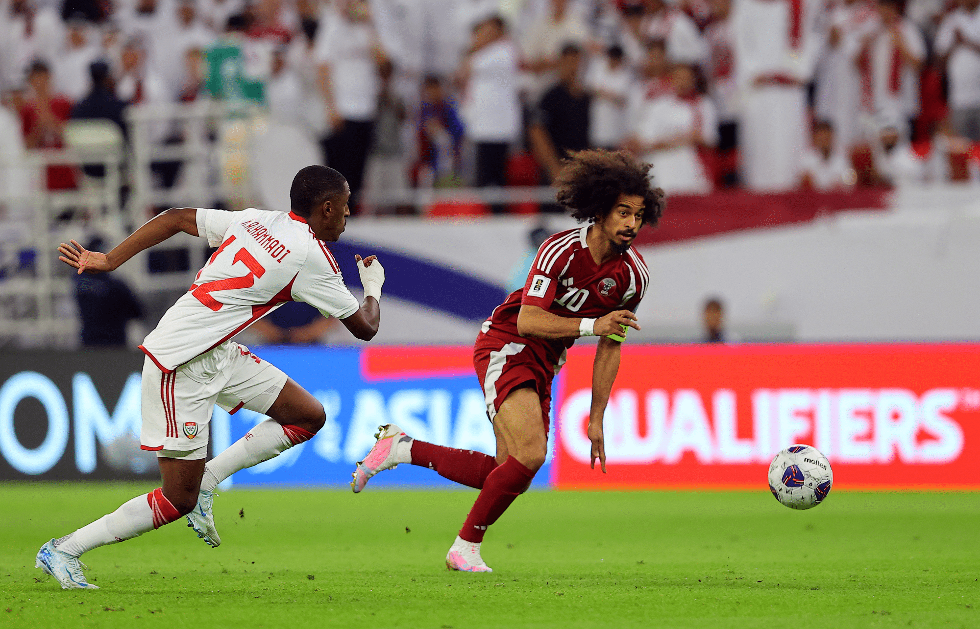 القنوات الناقلة لمباراة الإمارات وقطر اليوم في تصفيات كأس العالم 2026 وموعد اللقاء