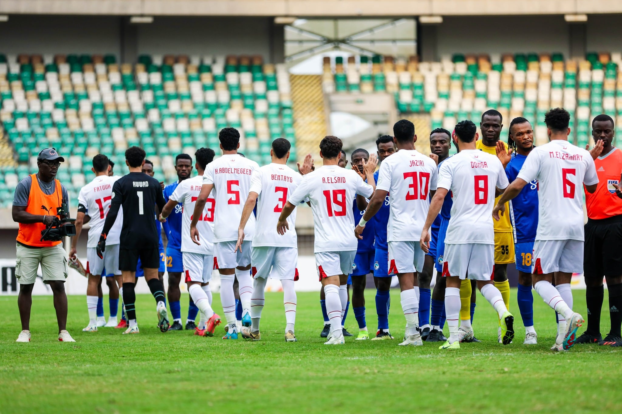 القنوات الناقلة لمباراة الزمالك والمصري اليوم الأحد في الكونفيدرالية الإفريقية 2025/2024