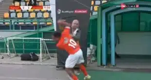 بالفيديو لاعب المنصورة يضرب مدربه علاء نوح
