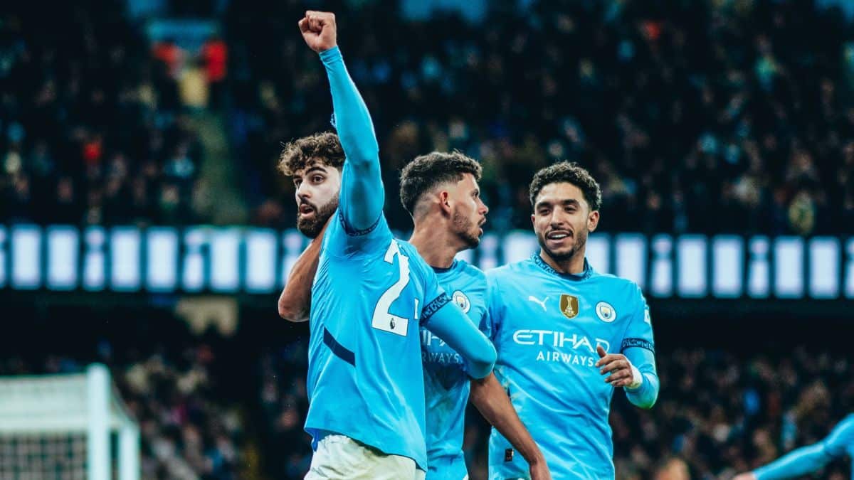 القنوات الناقلة لمباراة مانشستر سيتي وتوتنهام اليوم الأربعاء في الدوري الإنجليزي 2025/2024