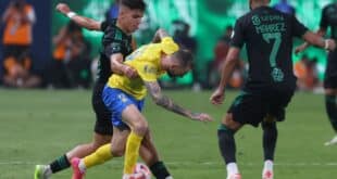 تشكيل النصر والأهلي الرسمي في دوري روشن السعودي 2025/2024.. مفاجآت نارية بالكلاسيكو
