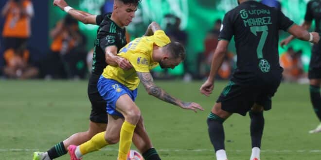 تشكيل النصر والأهلي الرسمي في دوري روشن السعودي 2025/2024.. مفاجآت نارية بالكلاسيكو