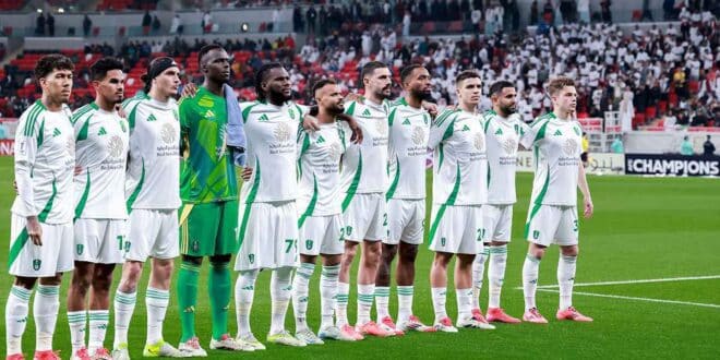 معلق مباراة الأهلي والخليج اليوم الجمعة في دوري روشن السعودي 2025/2024 والقنوات الناقلة