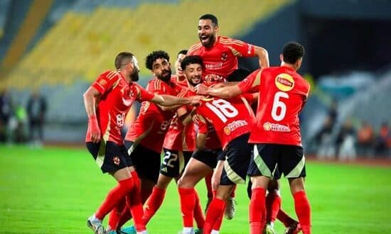 القنوات الناقلة لمباراة الأهلي والمصري اليوم الخميس في الدوري المصري 2025/2024