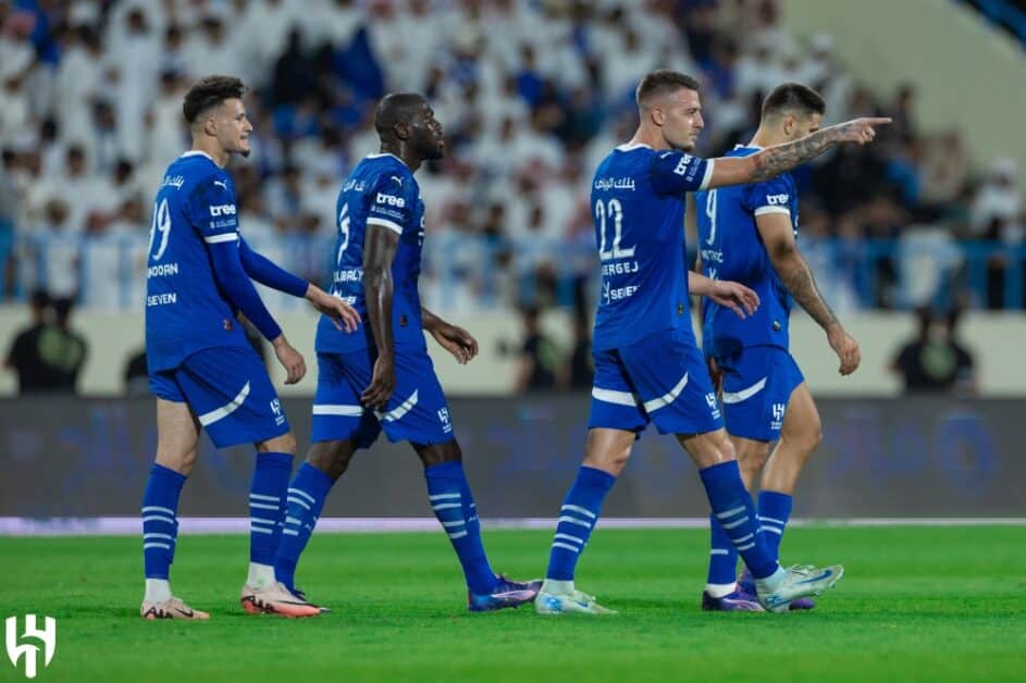 القنوات الناقلة لمباراة الهلال والقادسية اليوم الإثنين في دوري روشن السعودي 2025/2024