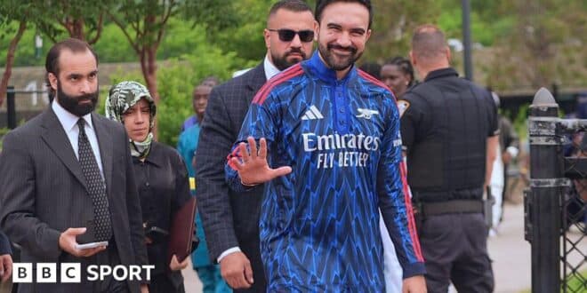 New York mayor Zohran Mamdani wears Arsenal kurta during Eid prayers