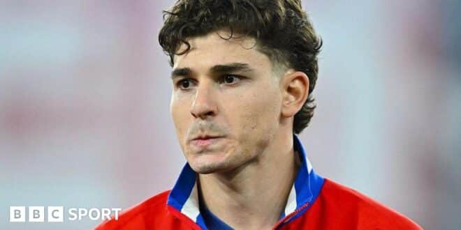 Julian Alvarez: Atletico Madrid mock Barcelona over pursuit of Argentine