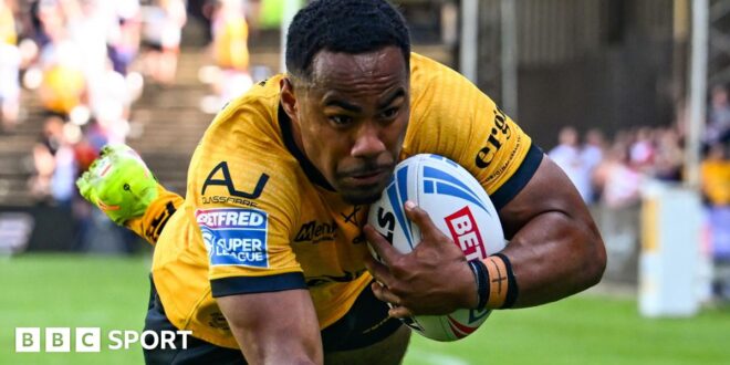 Super League: Castleford 30-10 St Helens - Jason Qareqare hat-trick