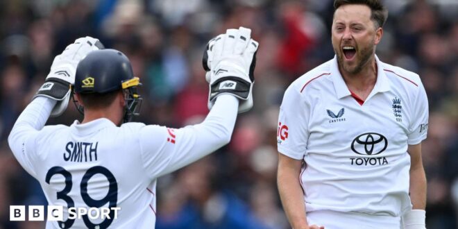 England vs New Zealand: Ollie Robinson moves hosts closer to first Test win on rain-affected third day