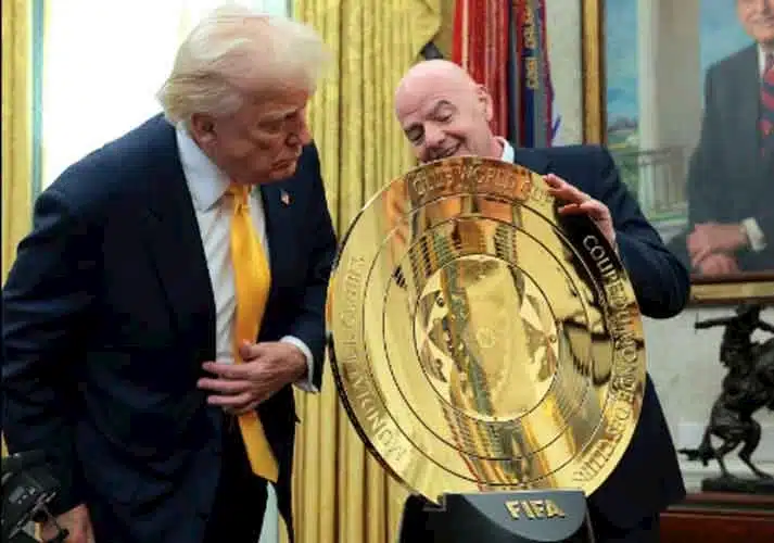 ترامب ورئيس الفيفا 