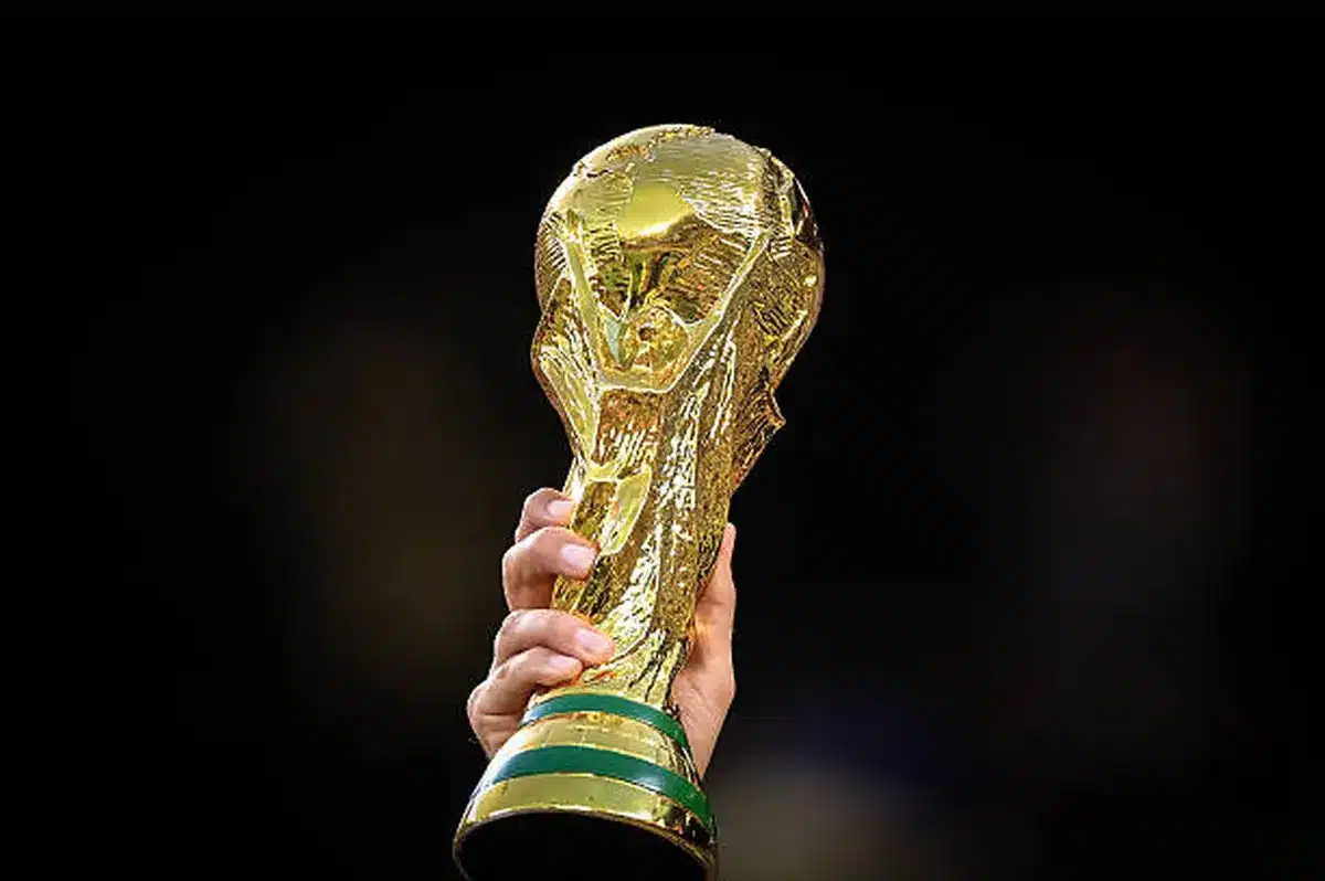 فيفا يدرس زيادة عدد منتخبات كأس العالم إلى 64 منتخبًا.. هل يتغير نظام البطولة بعد مونديال 2026؟ 2 فيفا يغير كأس العالم 2030
